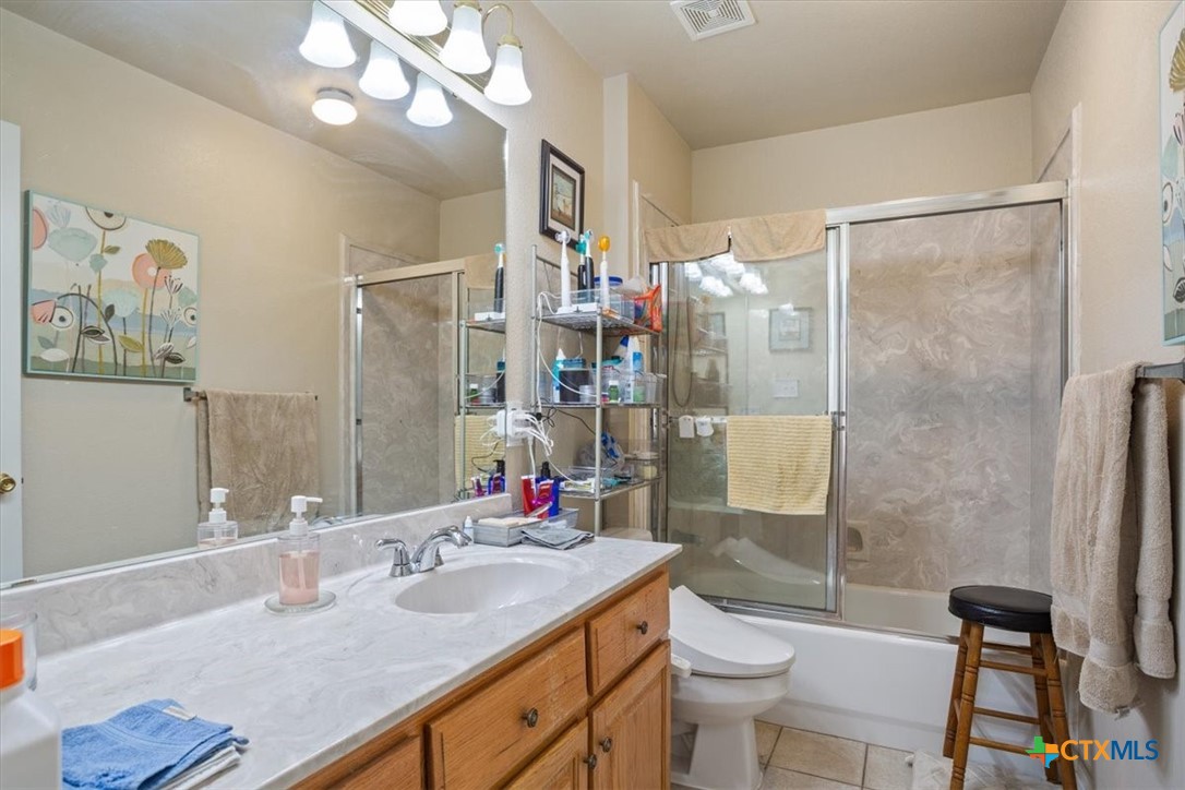 1006 W North Avenue Property Photo 12