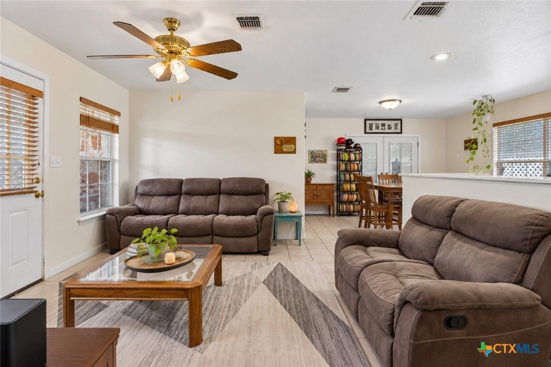 1157 Lasso Loop Property Photo 7