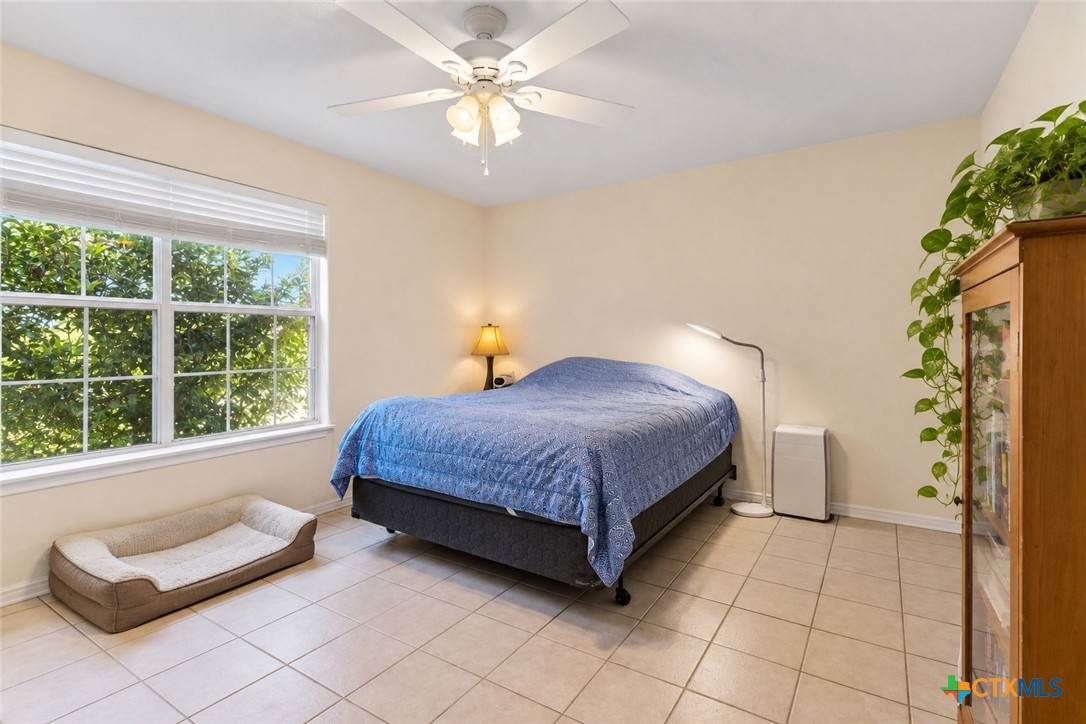 1157 Lasso Loop Property Photo 12