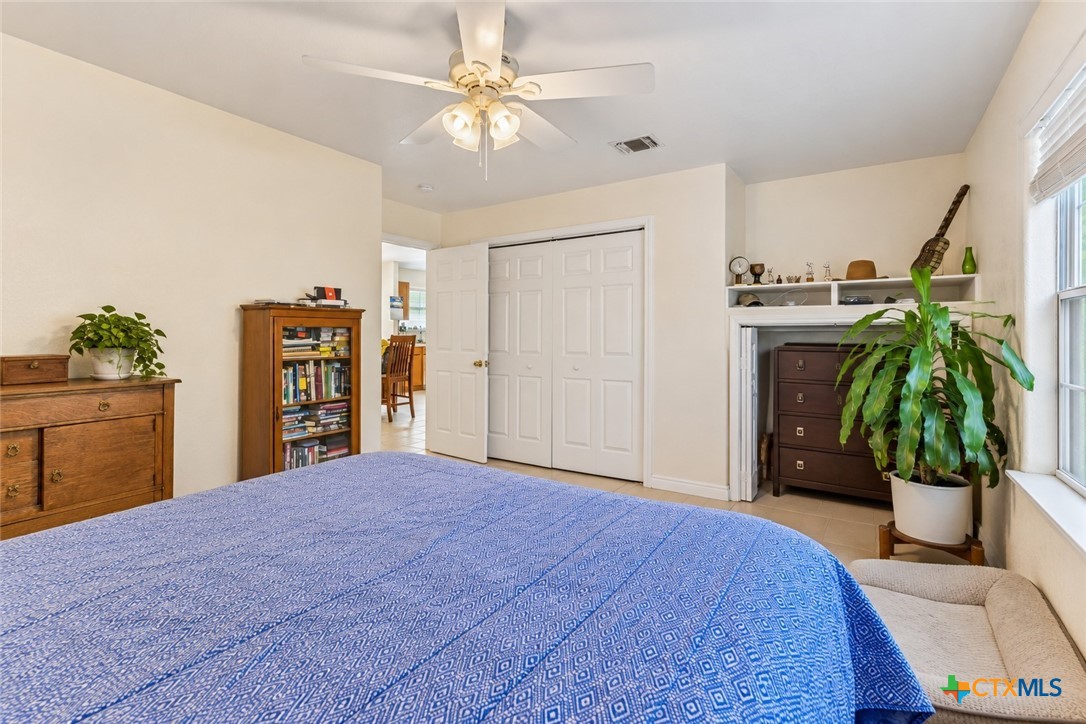 1157 Lasso Loop Property Photo 13