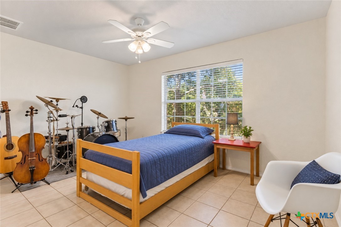 1157 Lasso Loop Property Photo 15
