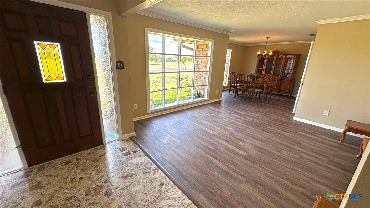 517 S Roy Reynolds Drive Property Photo 4
