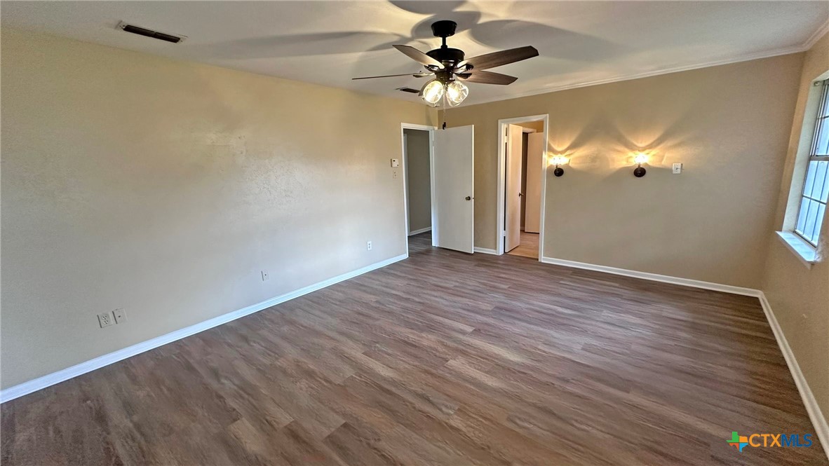 517 S Roy Reynolds Drive Property Photo 18