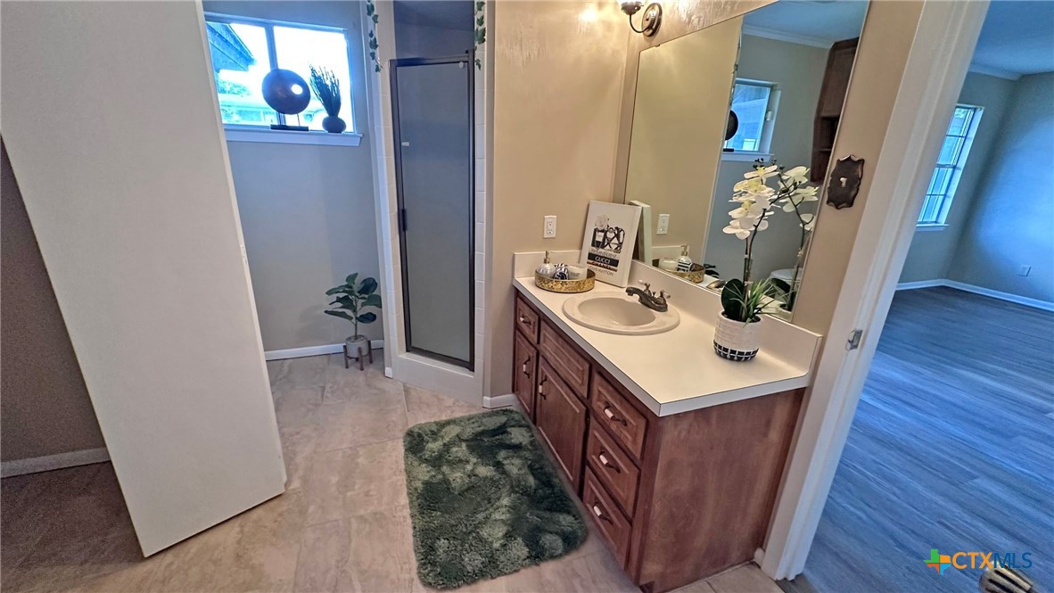 517 S Roy Reynolds Drive Property Photo 21
