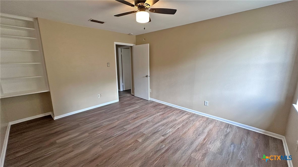 517 S Roy Reynolds Drive Property Photo 23