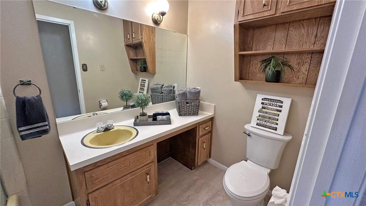517 S Roy Reynolds Drive Property Photo 25