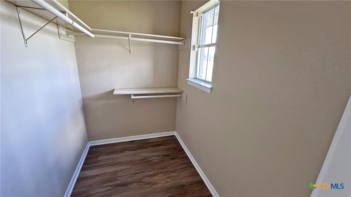 517 S Roy Reynolds Drive Property Photo 28