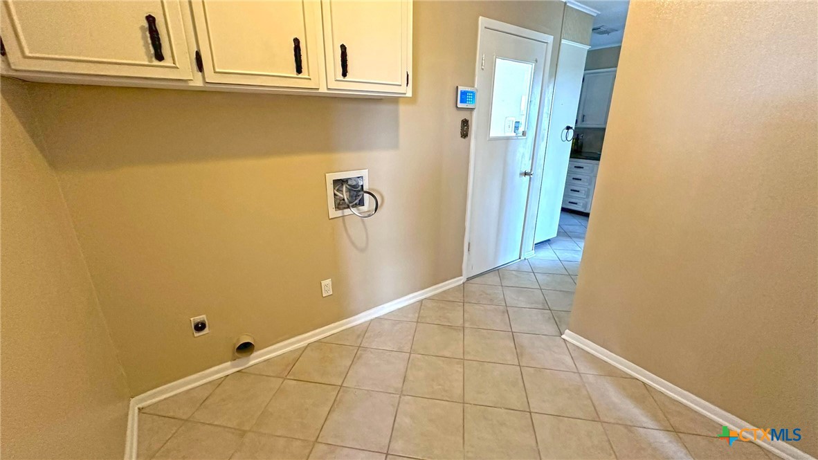 517 S Roy Reynolds Drive Property Photo 29