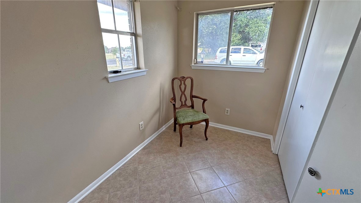 517 S Roy Reynolds Drive Property Photo 30