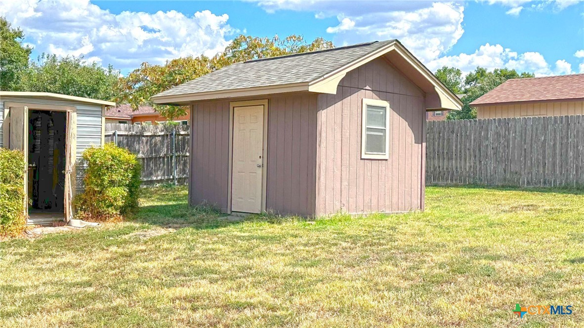 517 S Roy Reynolds Drive Property Photo 37