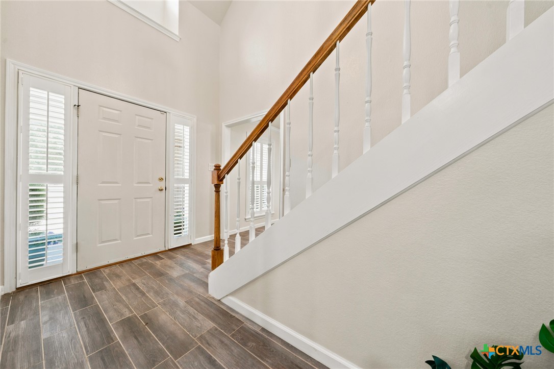 5112 Old Caufield Ranch Road Property Photo 2