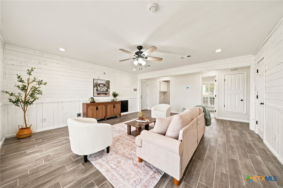 5112 Old Caufield Ranch Road Property Photo 9