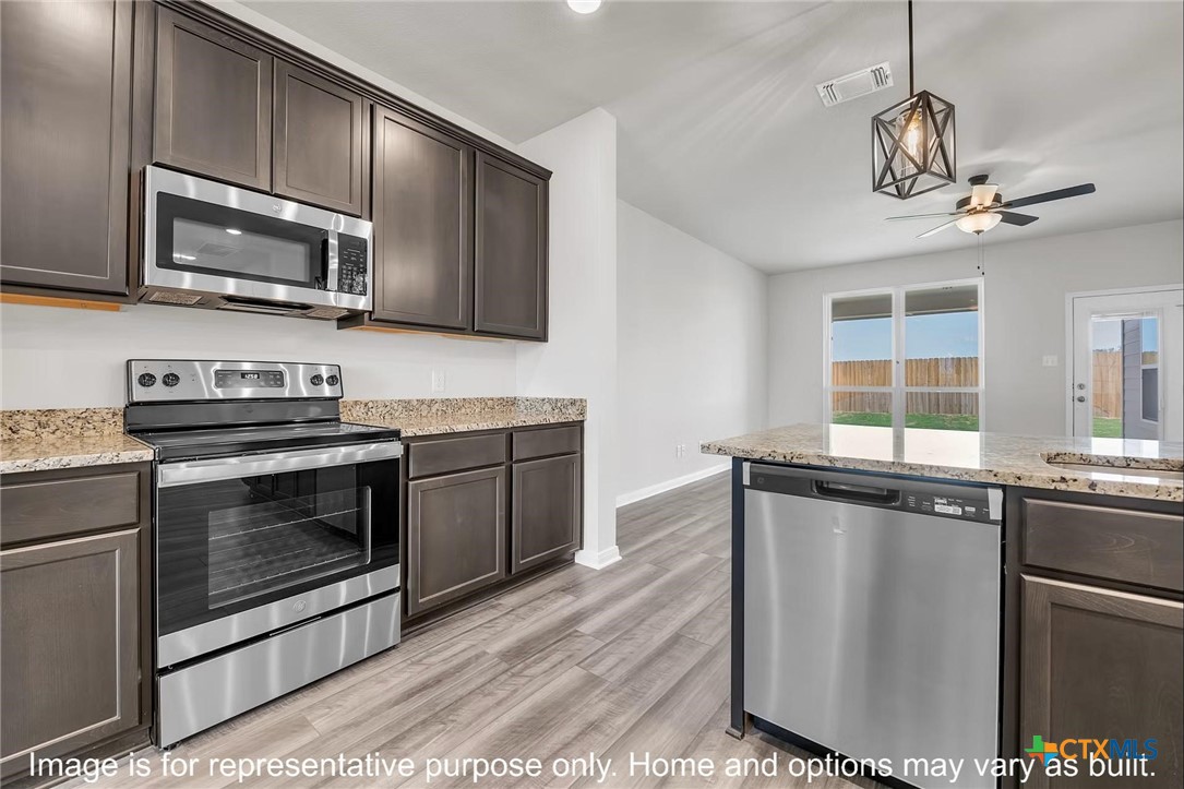 450 Pipe Creek Drive Property Photo 4