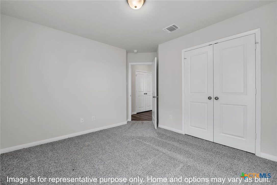 450 Pipe Creek Drive Property Photo 6