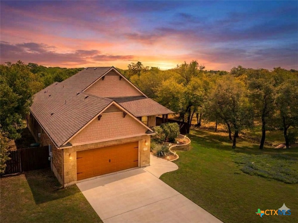 2402 Twin Ridge Court Property Photo 1