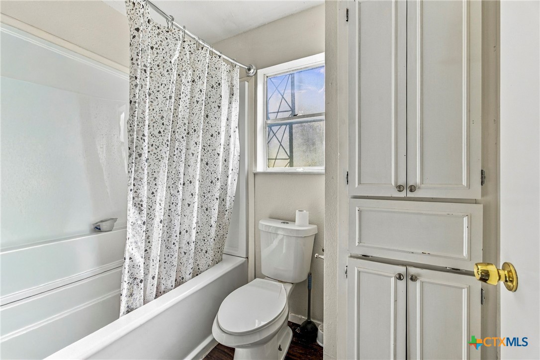 310 Park Village Lane Property Photo 12