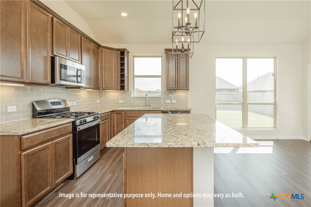6002 Golden Gate Drive Property Photo 3