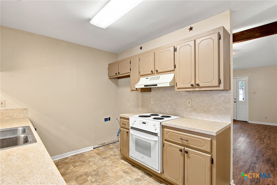 208 Versailles Street Property Photo 14