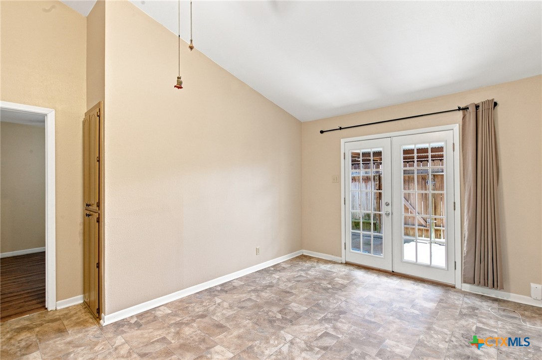 208 Versailles Street Property Photo 16