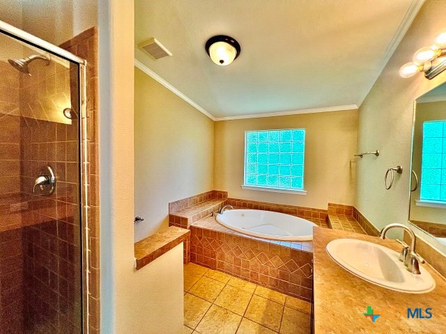 614 County Road 3220 Property Photo 12