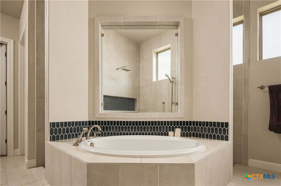 292 Canyon Glade Property Photo 17