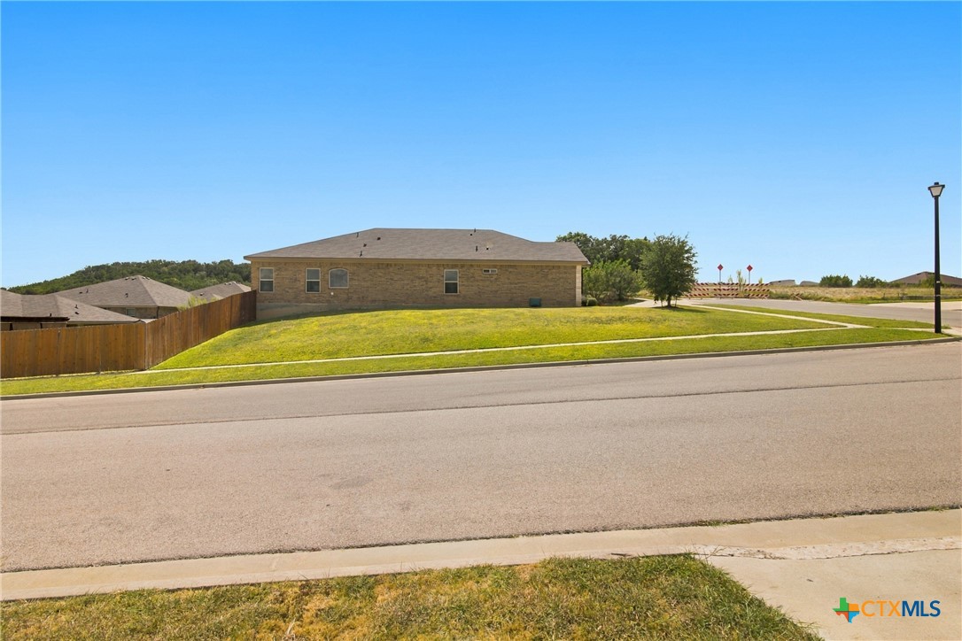 6212 New Castle Drive Property Photo 3