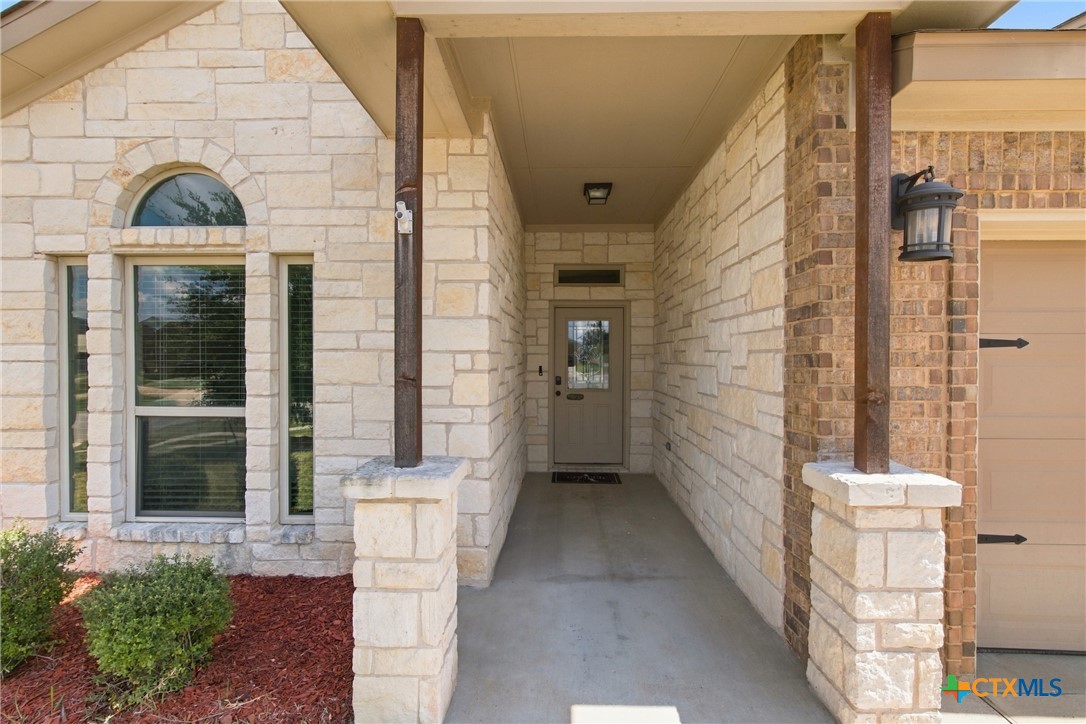 6212 New Castle Drive Property Photo 5