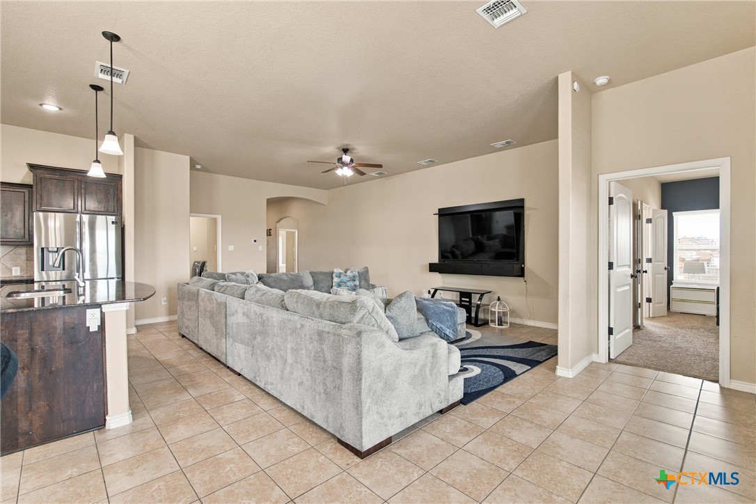 6212 New Castle Drive Property Photo 8