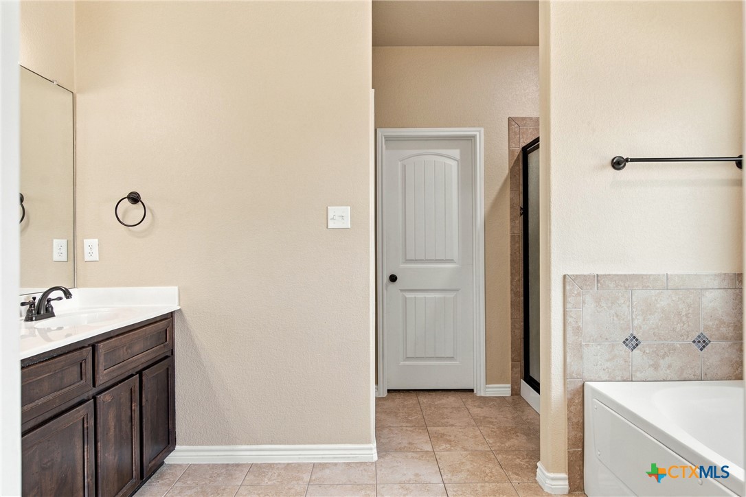 6212 New Castle Drive Property Photo 15