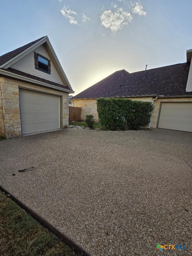 2319 Fox Glen Lane Property Photo 4