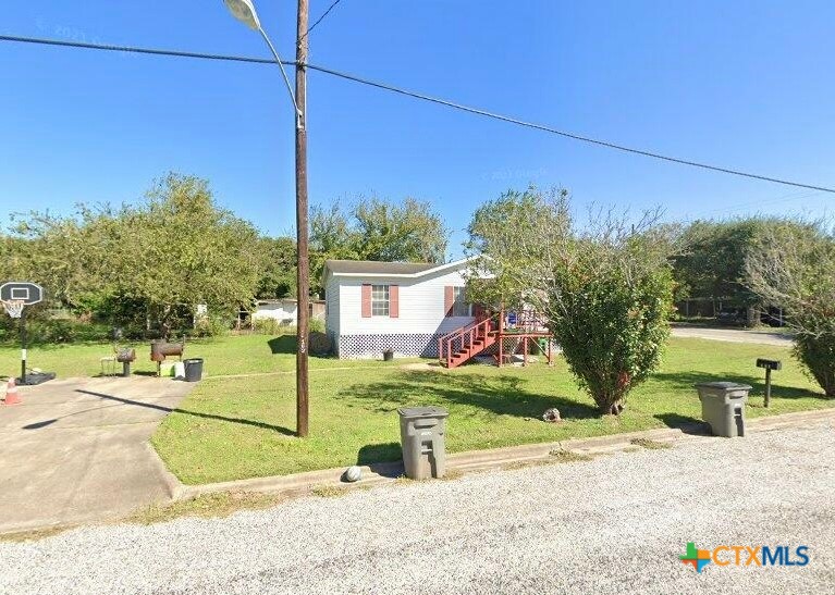 608 E 2nd Street Property Photo 1