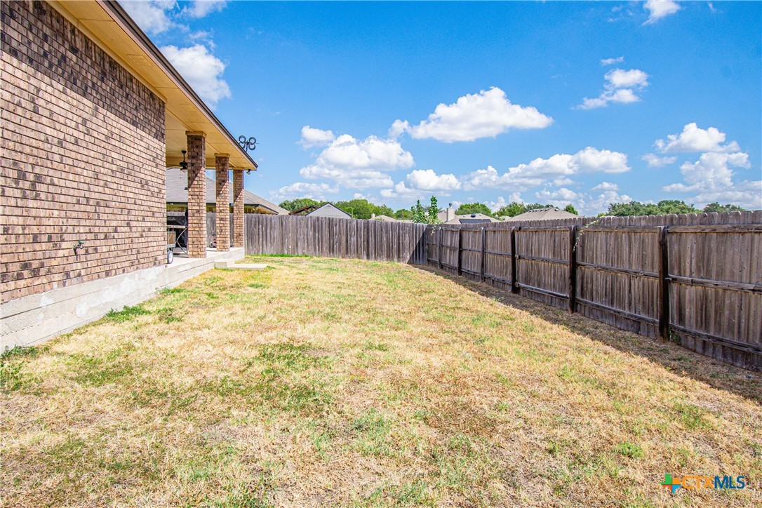 2029 Catkins Lane Property Photo 5