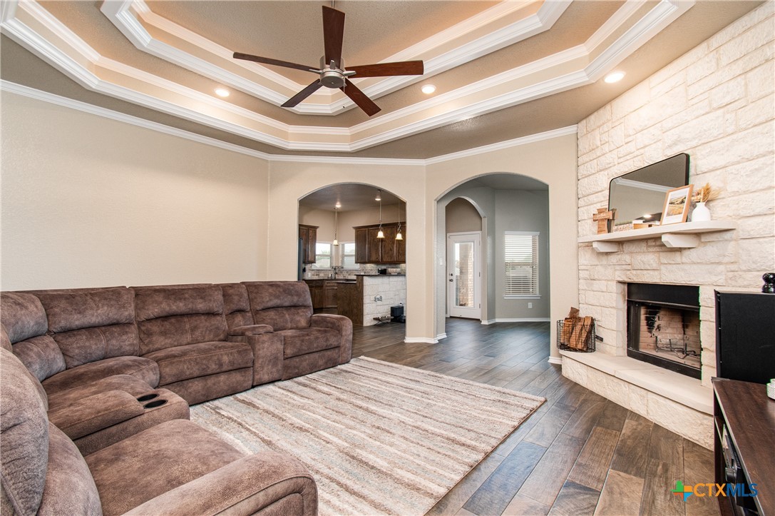 2029 Catkins Lane Property Photo 8