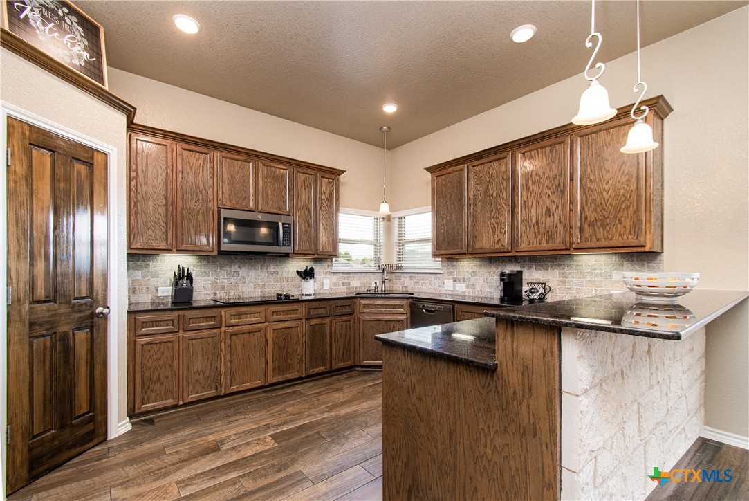 2029 Catkins Lane Property Photo 11
