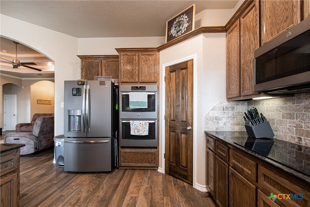 2029 Catkins Lane Property Photo 12