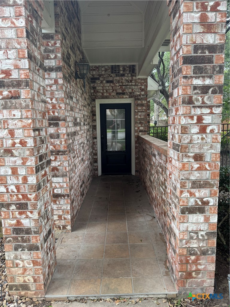 222 Preston Hollow Property Photo 2