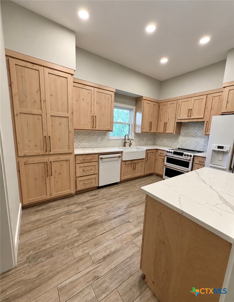222 Preston Hollow Property Photo 4