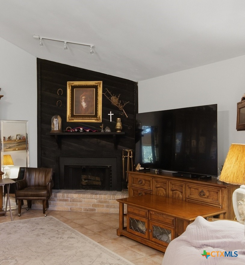 513 Lakeshore Drive Property Photo 2