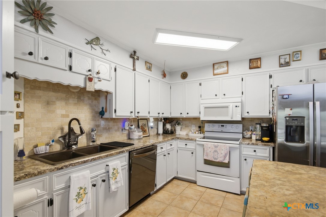 513 Lakeshore Drive Property Photo 8