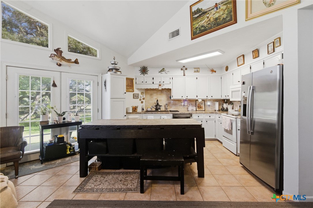 513 Lakeshore Drive Property Photo 10