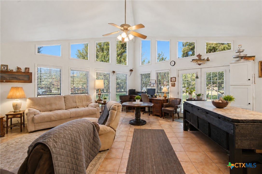 513 Lakeshore Drive Property Photo 11