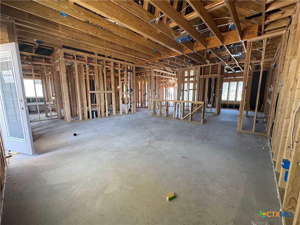 1961 Rosson Street Property Photo 3