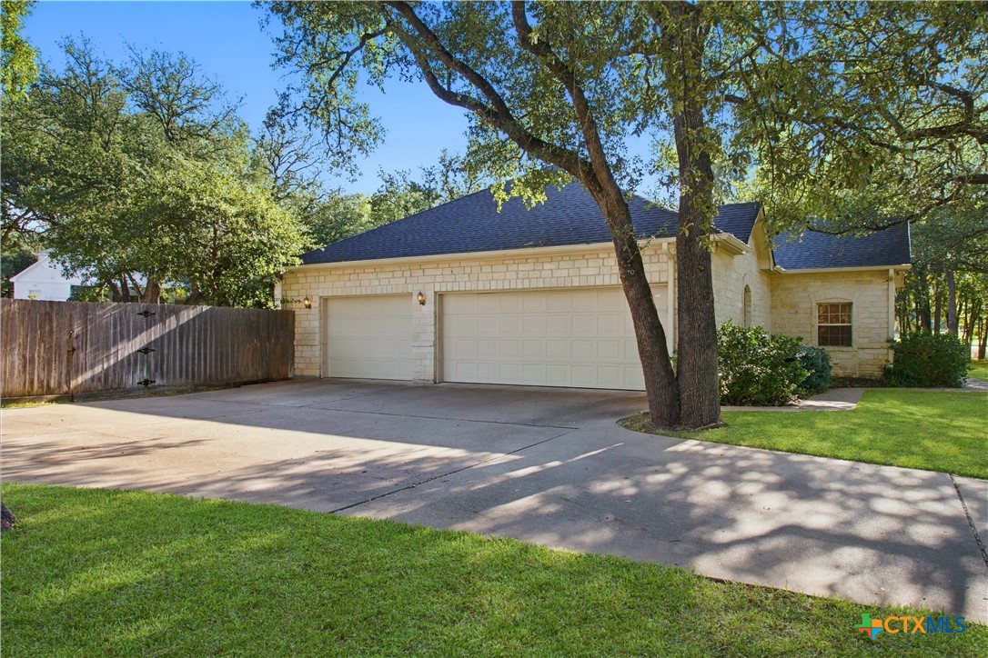 11408 Somerville Drive Property Photo 8