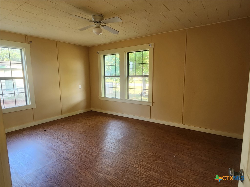 107 E Saint Mary Street Property Photo 3