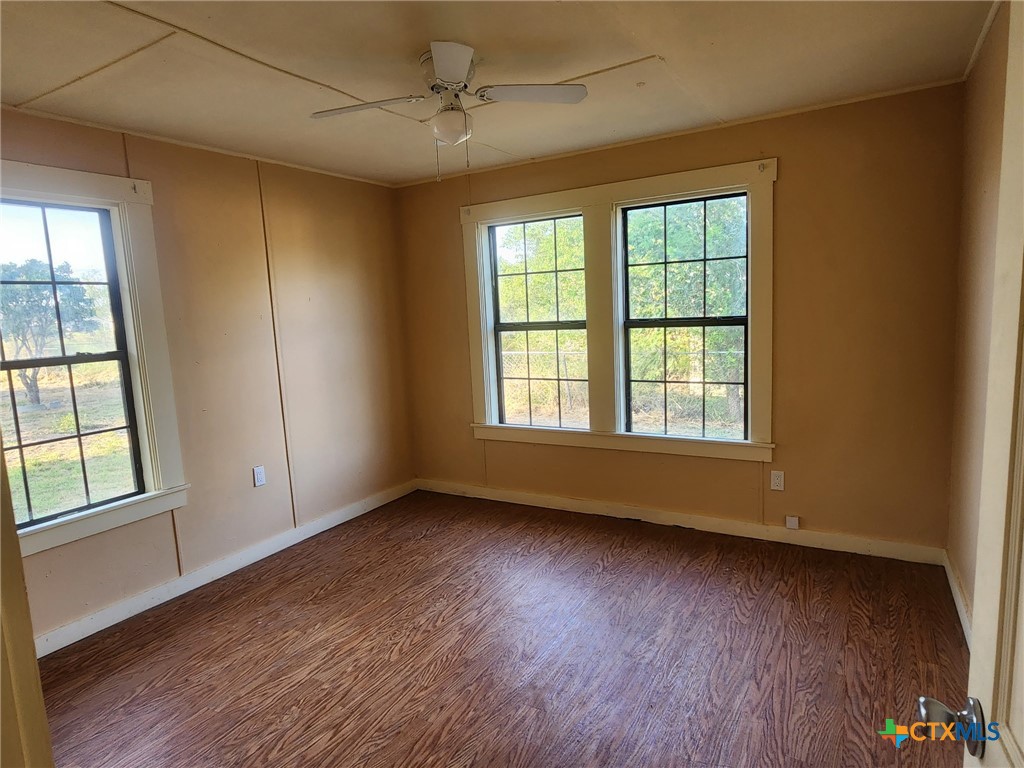 107 E Saint Mary Street Property Photo 5