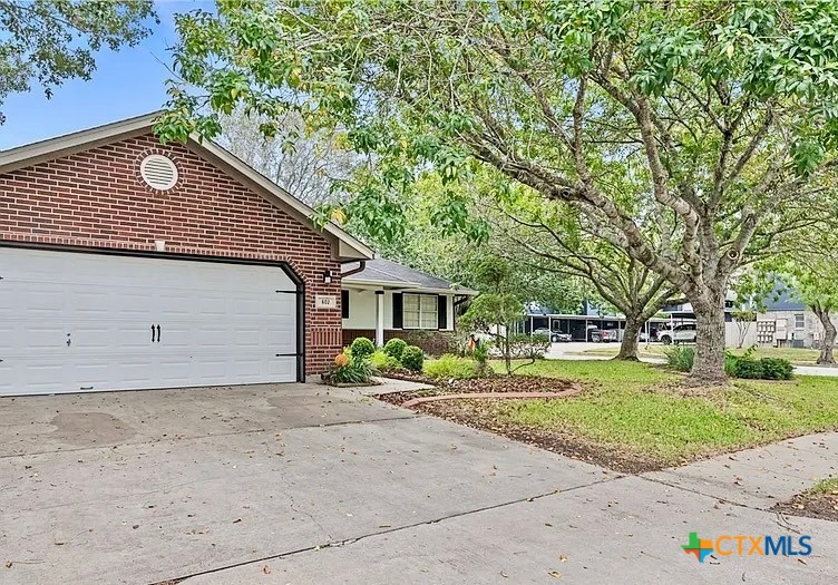 602 Newhaven Street Property Photo 3
