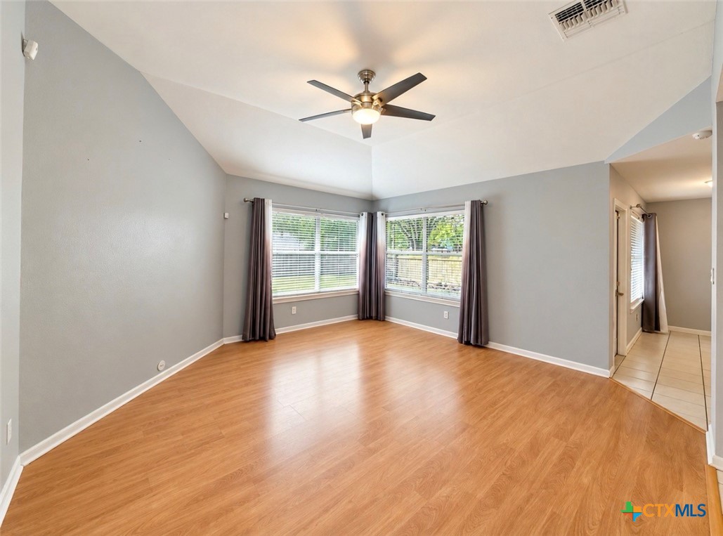 602 Newhaven Street Property Photo 5
