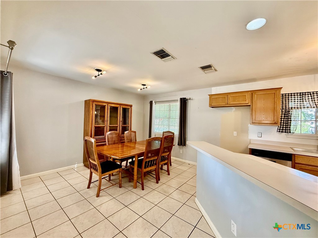 602 Newhaven Street Property Photo 11
