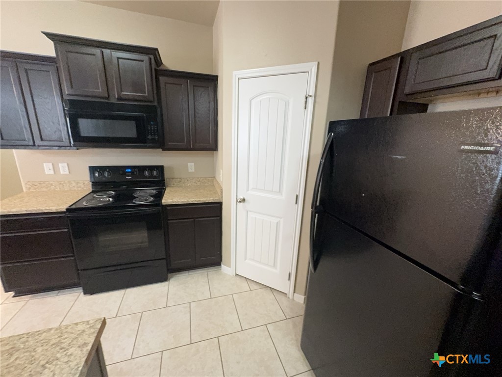 1300 Vanguard Lane A Property Photo 7