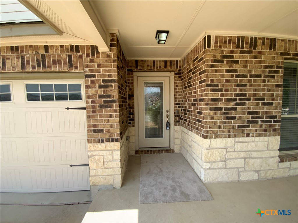 5586 Perdita Drive Property Photo 3